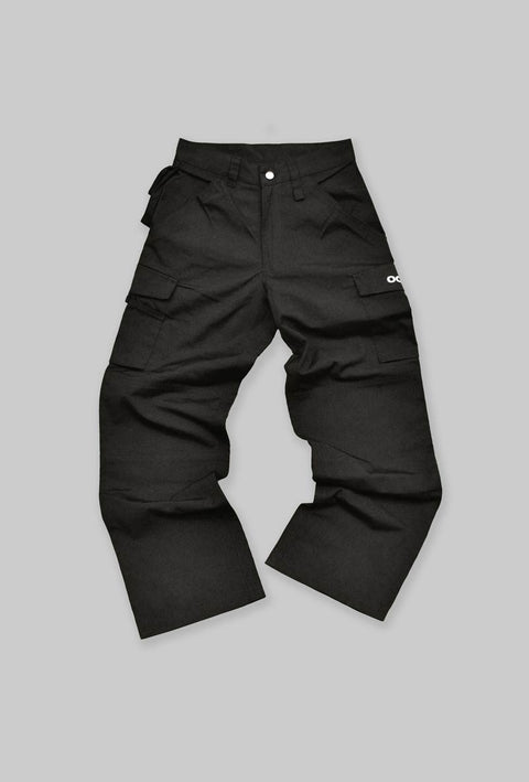 pantalone nero modello da lavoro in teflon con tasche sulle cosce e sul lato con stampato il logo taboo sulla tasca laterale