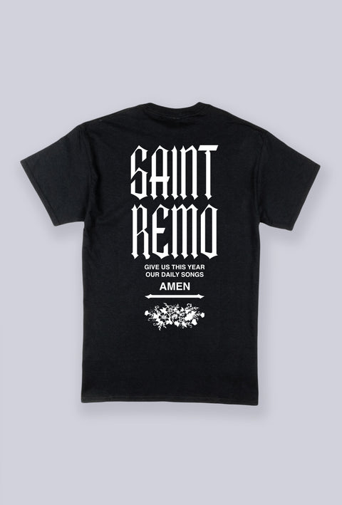 retro della maglietta di sanremo con scritto in inglese "Saint remo, give us this year our daily songs amen"